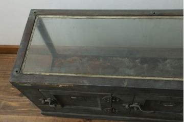 和製アンティーク　激レア　希少　ケース内の鏡張りと銅製の扉がかっこいい横長卓上ガラスケース(ショーケース、飾り棚、陳列棚、店舗什器)(R-075602)