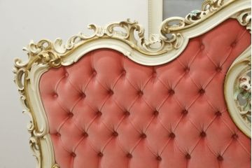 中古　イタリア高級家具　SILIK(シリック)　ロココ調　ガーリースタイルの空間を演出してくれるベッドフレーム(キングサイズ)(R-075603)