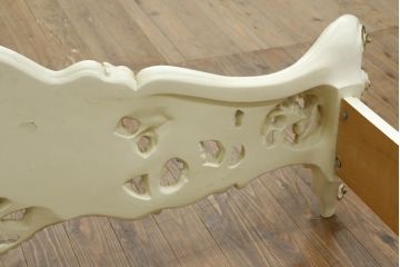 中古　イタリア高級家具　SILIK(シリック)　ロココ調　ガーリースタイルの空間を演出してくれるベッドフレーム(キングサイズ)(R-075603)