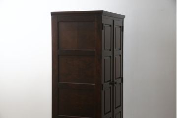 中古　北海道民芸家具　深い木の色味が味わい深いシンプルなデザインのワードローブ(洋服タンス、衣装タンス、キャビネット、収納棚)(R-075607)