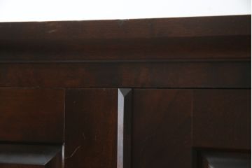 中古　北海道民芸家具　深い木の色味が味わい深いシンプルなデザインのワードローブ(洋服タンス、衣装タンス、キャビネット、収納棚)(R-075607)