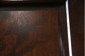 中古　北海道民芸家具　深い木の色味が味わい深いシンプルなデザインのワードローブ(洋服タンス、衣装タンス、キャビネット、収納棚)(R-075607)