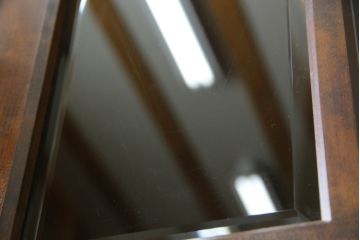 中古　北海道民芸家具　重厚感のある佇まいが魅力的な食器棚(カップボード、キャビネット、収納棚、戸棚)(R-075608)
