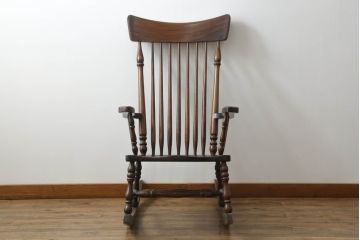 中古　九州民芸家具　総欅(ケヤキ)材　ゆったりとしたくつろぎの時間におすすめなロッキングチェア(アームチェア、板座チェア、揺り椅子、いす、イス)(R-075609)
