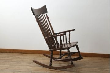 中古　九州民芸家具　総欅(ケヤキ)材　ゆったりとしたくつろぎの時間におすすめなロッキングチェア(アームチェア、板座チェア、揺り椅子、いす、イス)(R-075609)