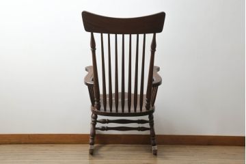 中古　九州民芸家具　総欅(ケヤキ)材　ゆったりとしたくつろぎの時間におすすめなロッキングチェア(アームチェア、板座チェア、揺り椅子、いす、イス)(R-075609)