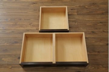 中古　美品　松本民芸家具　高山デザイン　落ち着きのある佇まいが魅力的なT型食器棚(戸棚、収納棚、キャビネット)(定価約66万円)(R-075610)