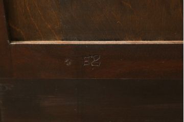 中古　美品　松本民芸家具　高山デザイン　落ち着きのある佇まいが魅力的なT型食器棚(戸棚、収納棚、キャビネット)(定価約66万円)(R-075610)