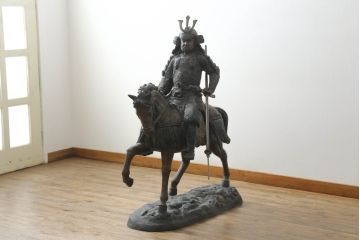 置いてあるだけで存在感がある!堂々とした雰囲気の大きな武将のブロンズ像(酒井忠次?、楠木正成?、置物、オブジェ、店舗什器、ディスプレイ)(R-075611)