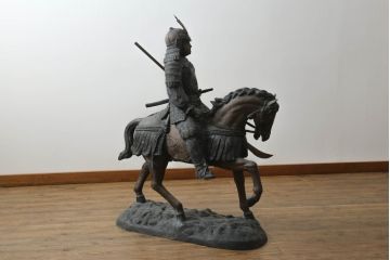 置いてあるだけで存在感がある!堂々とした雰囲気の大きな武将のブロンズ像(酒井忠次?、楠木正成?、置物、オブジェ、店舗什器、ディスプレイ)(R-075611)