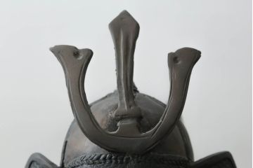 置いてあるだけで存在感がある!堂々とした雰囲気の大きな武将のブロンズ像(酒井忠次?、楠木正成?、置物、オブジェ、店舗什器、ディスプレイ)(R-075611)