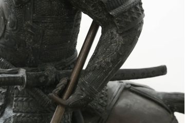 置いてあるだけで存在感がある!堂々とした雰囲気の大きな武将のブロンズ像(酒井忠次?、楠木正成?、置物、オブジェ、店舗什器、ディスプレイ)(R-075611)