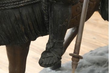 置いてあるだけで存在感がある!堂々とした雰囲気の大きな武将のブロンズ像(酒井忠次?、楠木正成?、置物、オブジェ、店舗什器、ディスプレイ)(R-075611)