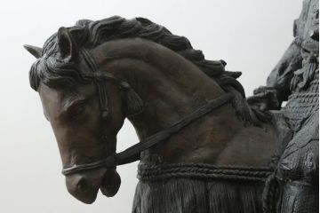 置いてあるだけで存在感がある!堂々とした雰囲気の大きな武将のブロンズ像(酒井忠次?、楠木正成?、置物、オブジェ、店舗什器、ディスプレイ)(R-075611)
