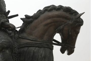 置いてあるだけで存在感がある!堂々とした雰囲気の大きな武将のブロンズ像(酒井忠次?、楠木正成?、置物、オブジェ、店舗什器、ディスプレイ)(R-075611)