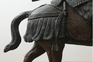 置いてあるだけで存在感がある!堂々とした雰囲気の大きな武将のブロンズ像(酒井忠次?、楠木正成?、置物、オブジェ、店舗什器、ディスプレイ)(R-075611)