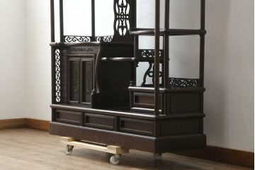 和製ビンテージ　総シタン材　落ち着いた佇まいと凝った意匠が素敵な茶棚(違い棚、飾り棚、収納棚、戸棚、ヴィンテージ)(R-075612)