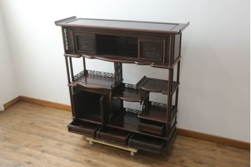 和製ビンテージ　総シタン材　落ち着いた佇まいと凝った意匠が素敵な茶棚(違い棚、飾り棚、収納棚、戸棚、ヴィンテージ)(R-075612)