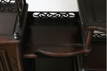 和製ビンテージ　総シタン材　落ち着いた佇まいと凝った意匠が素敵な茶棚(違い棚、飾り棚、収納棚、戸棚、ヴィンテージ)(R-075612)