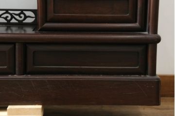 和製ビンテージ　総シタン材　落ち着いた佇まいと凝った意匠が素敵な茶棚(違い棚、飾り棚、収納棚、戸棚、ヴィンテージ)(R-075612)