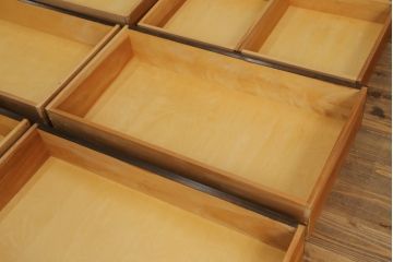 中古　美品　松本民芸家具　D型整理タンス　和洋どちらにも馴染む上品な佇まいのチェスト(整理タンス、洋服タンス、引き出し)(定価約38万円)(R-075613)