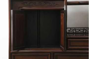 和製ビンテージ　花梨(カリン)材　落ち着いた佇まいと凝った意匠が素敵な茶棚(違い棚、飾り棚、収納棚、戸棚、ヴィンテージ)(R-075616)