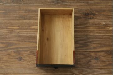和製アンティーク　美品　黒漆塗り　厚手の金具が存在感を放つ庄内箪笥ローボード(時代箪笥、整理タンス、収納たんす、ローチェスト、引き出し、テレビ台、テレビボード)(R-075625)