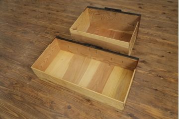 和製アンティーク　美品　黒漆塗り　厚手の金具が存在感を放つ庄内箪笥ローボード(時代箪笥、整理タンス、収納たんす、ローチェスト、引き出し、テレビ台、テレビボード)(R-075625)