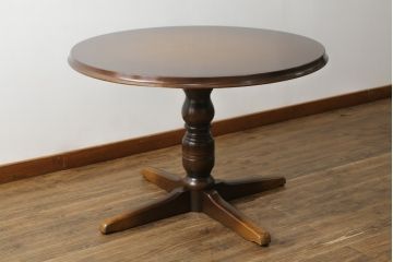 中古　飛騨産業　穂高シリーズ　キツツキマーク　洗練された佇まいが魅力的な丸テーブル(ダイニングテーブル、カフェテーブル、ラウンドテーブル)(R-075627)