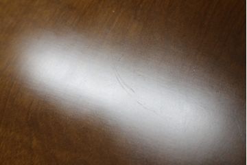 中古　飛騨産業　穂高シリーズ　キツツキマーク　洗練された佇まいが魅力的な丸テーブル(ダイニングテーブル、カフェテーブル、ラウンドテーブル)(R-075627)