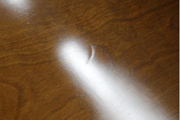 中古　飛騨産業　穂高シリーズ　キツツキマーク　洗練された佇まいが魅力的な丸テーブル(ダイニングテーブル、カフェテーブル、ラウンドテーブル)(R-075627)