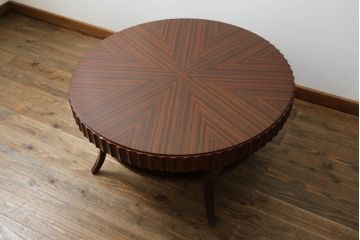 中古　アメリカ　Baker(ベーカー社)　洗練された佇まいが目を惹くセンターテーブル(ローテーブル、ラウンドテーブル、丸テーブル、リビングテーブル)(定価推定約70万円)(R-075628)