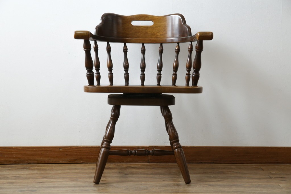 中古　飛騨産業　穂高シリーズ　キツツキマーク　身体をゆったりと包み込むアームチェア　(R-075630)