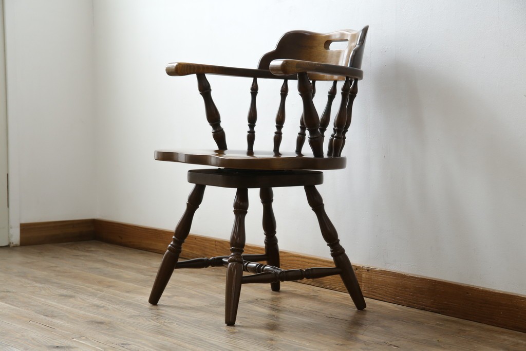 中古　飛騨産業　穂高シリーズ　キツツキマーク　身体をゆったりと包み込むアームチェア　(R-075630)