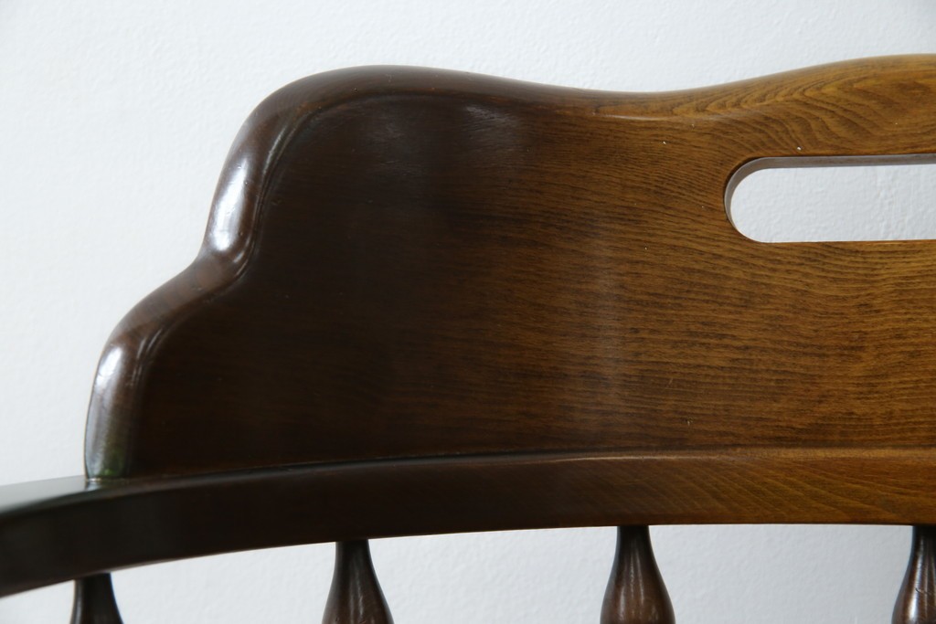 中古　飛騨産業　穂高シリーズ　キツツキマーク　身体をゆったりと包み込むアームチェア　(R-075630)