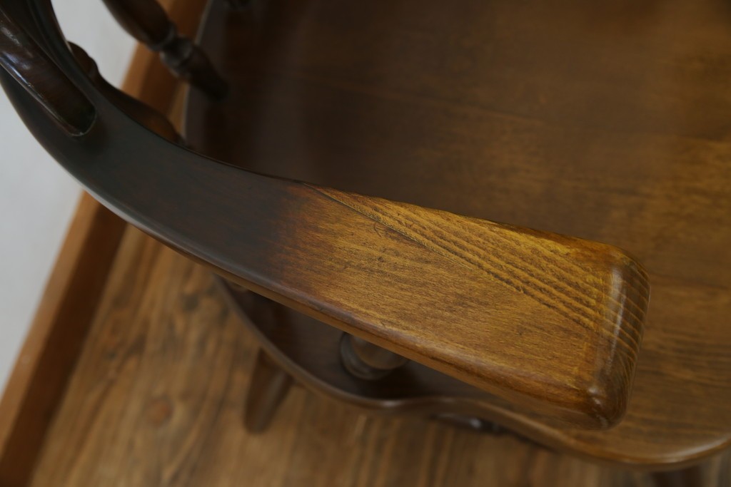 中古　飛騨産業　穂高シリーズ　キツツキマーク　身体をゆったりと包み込むアームチェア　(R-075630)