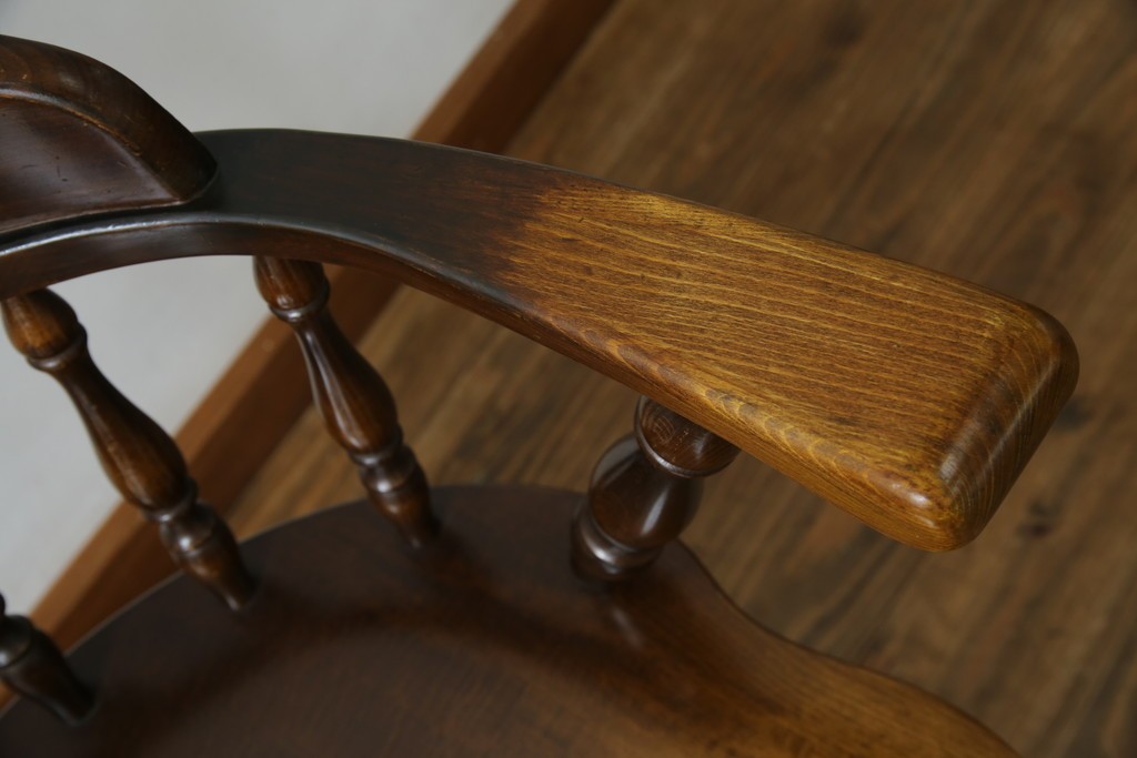 中古　飛騨産業　穂高シリーズ　キツツキマーク　身体をゆったりと包み込むアームチェア　(R-075630)