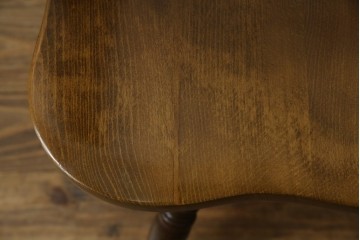 中古　飛騨産業　穂高シリーズ　キツツキマーク　身体をゆったりと包み込むアームチェア　(R-075630)