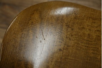 中古　飛騨産業　穂高シリーズ　キツツキマーク　身体をゆったりと包み込むアームチェア　(R-075630)