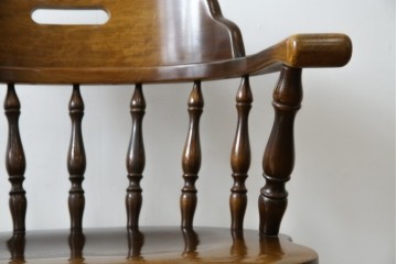 中古　飛騨産業　穂高シリーズ　キツツキマーク　身体をゆったりと包み込むアームチェア　(R-075630)