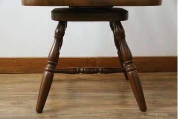 中古　飛騨産業　穂高シリーズ　キツツキマーク　身体をゆったりと包み込むアームチェア　(R-075630)