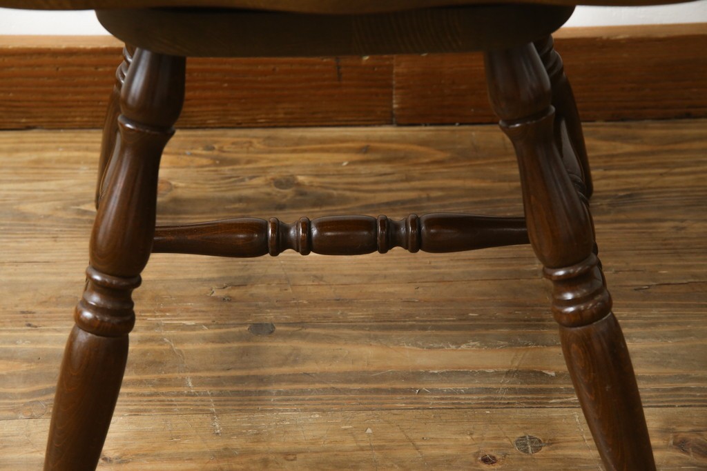 中古　飛騨産業　穂高シリーズ　キツツキマーク　身体をゆったりと包み込むアームチェア　(R-075630)