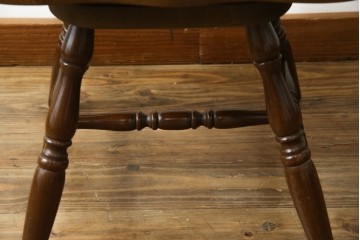 中古　飛騨産業　穂高シリーズ　キツツキマーク　身体をゆったりと包み込むアームチェア　(R-075630)