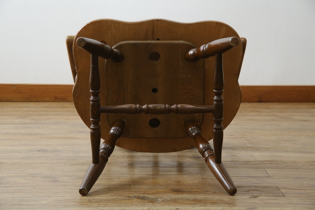 中古　飛騨産業　穂高シリーズ　キツツキマーク　身体をゆったりと包み込むアームチェア　(R-075630)