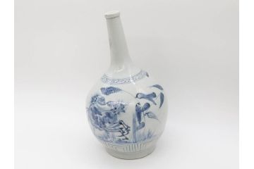 江戸期　古伊万里　染付　蟹　珍しい図柄が魅力的な花瓶(カニ、花器、花入、壺、壷)(R-075640)