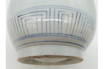 江戸期　古伊万里　染付　蟹　珍しい図柄が魅力的な花瓶(カニ、花器、花入、壺、壷)(R-075640)