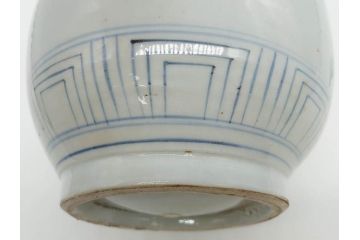 江戸期　古伊万里　染付　蟹　珍しい図柄が魅力的な花瓶(カニ、花器、花入、壺、壷)(R-075640)