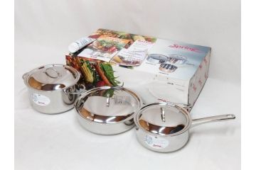 スイス製　Spring　スプリング社　クリスタルGL　ソテーパン(24cm)　片手鍋(18cm)　両手深型鍋(20cm)　キッチンウェア3点セット(CRISTAL、料理ブック付き、箱付き、スターターセット)(R-075641)