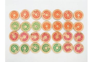 牛乳瓶　ヨーグルト瓶　キャップ　蓋　名糖　森永　明治　小岩井　雪印　88種818枚セット(月曜、水曜、木曜、土曜、日曜、牛乳びん代預り証、ホモ牛乳、ラクト、コーヒー、イチゴ、オレンジ、フルーツ、りんご、トマト、ピーチ、マミー、興真)(R-075642)