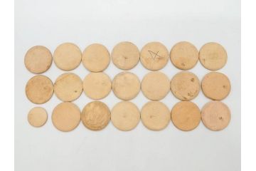 牛乳瓶　ヨーグルト瓶　キャップ　蓋　名糖　森永　明治　小岩井　雪印　88種818枚セット(月曜、水曜、木曜、土曜、日曜、牛乳びん代預り証、ホモ牛乳、ラクト、コーヒー、イチゴ、オレンジ、フルーツ、りんご、トマト、ピーチ、マミー、興真)(R-075642)